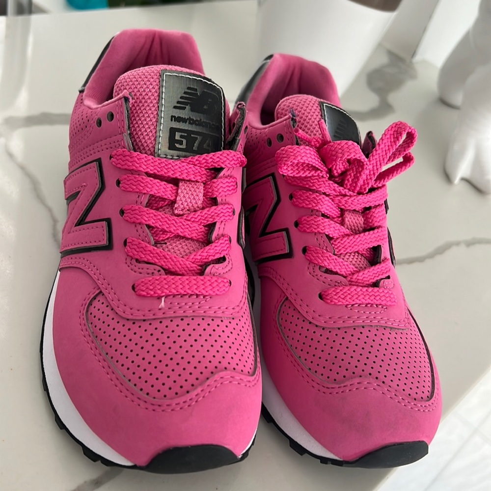 Pink NEW BALANCE 574  brand new